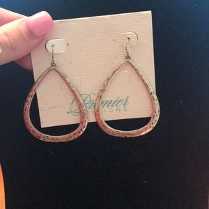 Premier Designs earrings